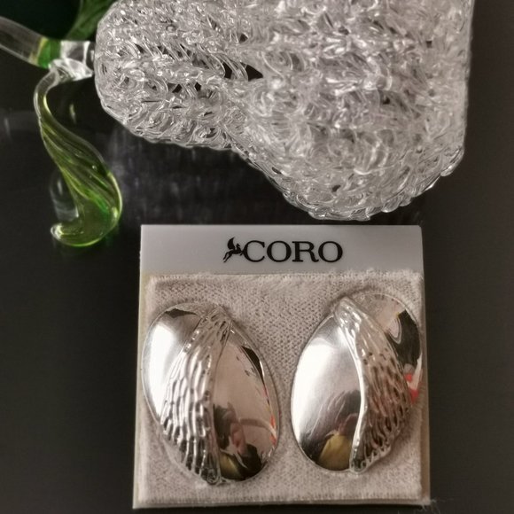 Vintage CORO Silver Oval Shape Pierced Earrings - Picture 2 of 4